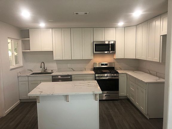 Large updated kitchen