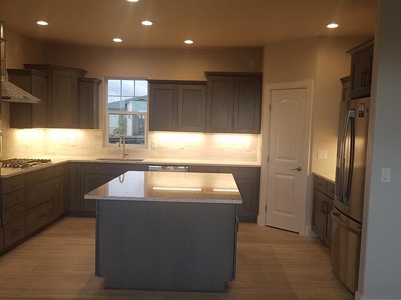 Kitchen with undercabinet lighting