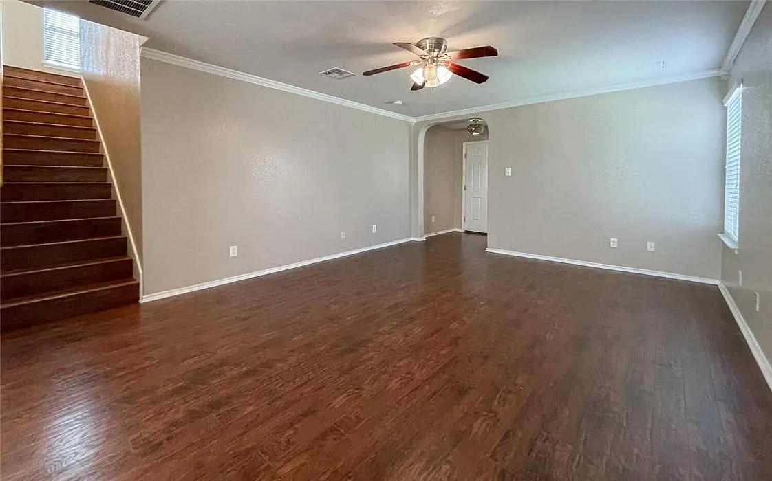 3 bed, 2.5 bath, 1950 sqft, $1,750 — Photo 4