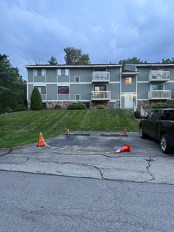 2463 Brook Ledge Rd APT 33B photo 1