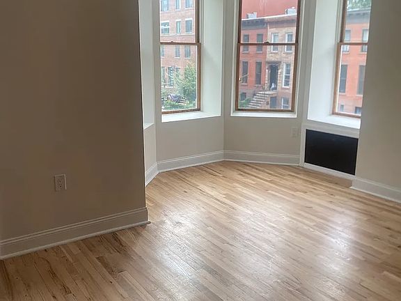 2nd image of 24 Revere Pl APT 4