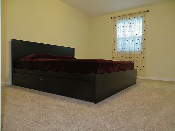 4th image of 22967 NE 26th Pl