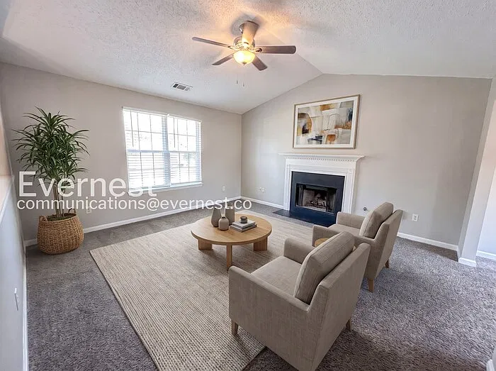 3 bed, 2.0 bath, 1458 sqft, $1,795 — Photo 2