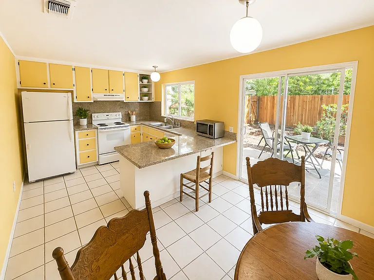 1536 Drake Dr — Photo 4