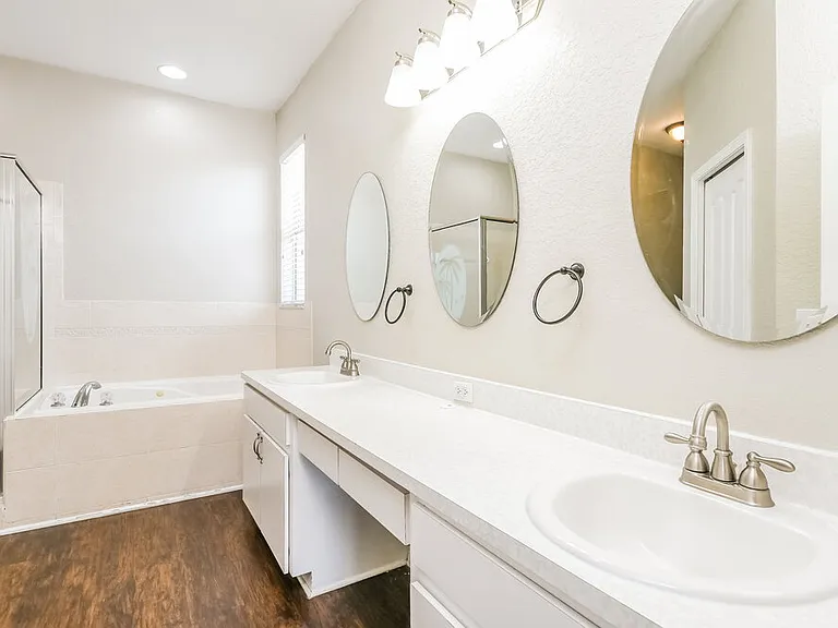 6033 Live Oak Dr — Photo 11