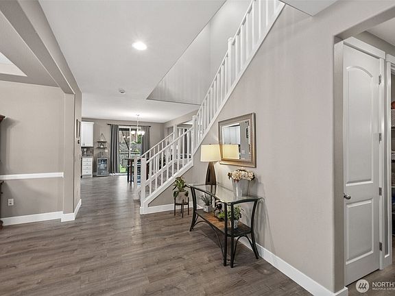 4th image of 19620 142nd Street E