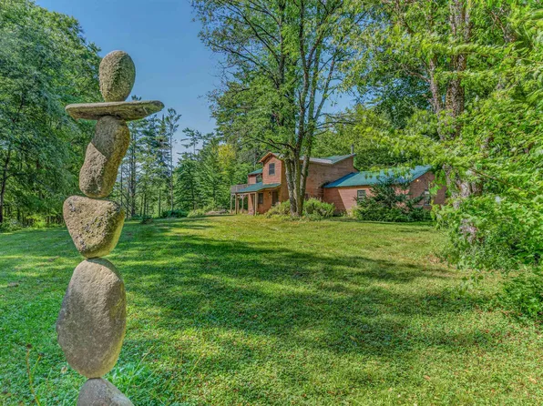 23 Garneau Road, Bethlehem, NH 03574