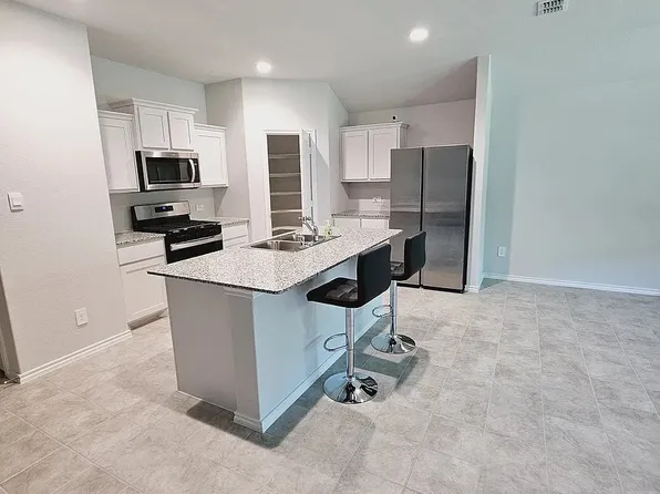 4149 Crooked Ln, Fort Worth, TX 76112