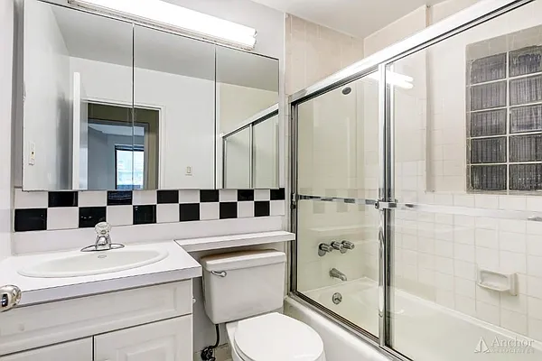 Rented by Anchor Associates | media 33