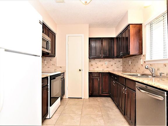 5th image of 7007 Tara Dr