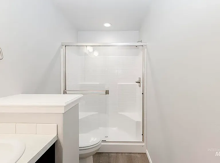 785 SW Alpha St — Photo 10