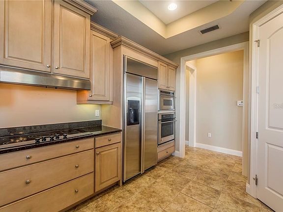 5th image of 8 Academy Way S APT 13D