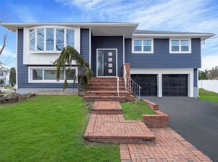 2199 Legion St, Bellmore, NY 11710