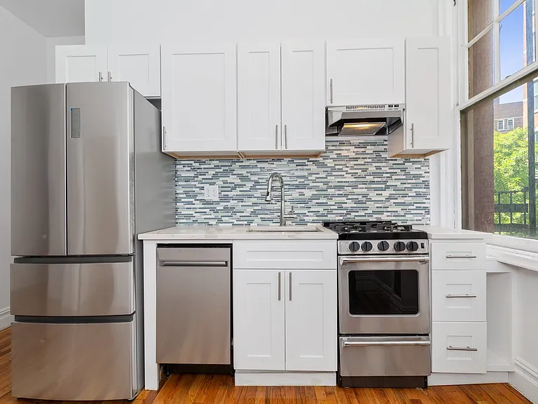 90 Bank St #5C — Photo 2