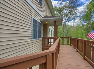 89 Farm Ln, Mills River, NC 28759