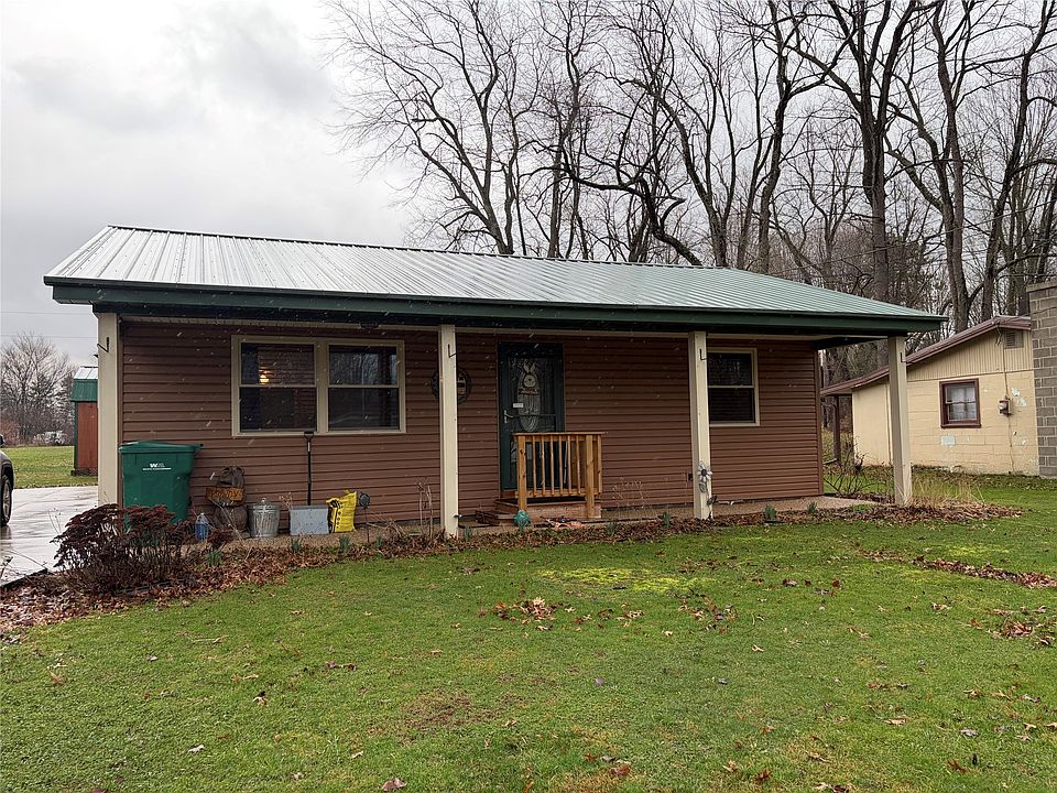 1st image of 10608 N Maple Dr