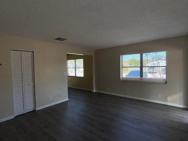 6140 SW 43rd St — Photo 13