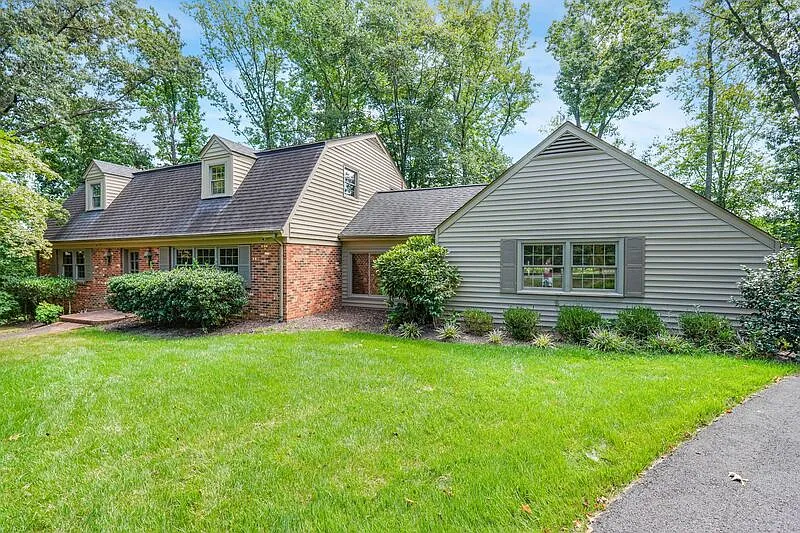 5 Delahay Dr