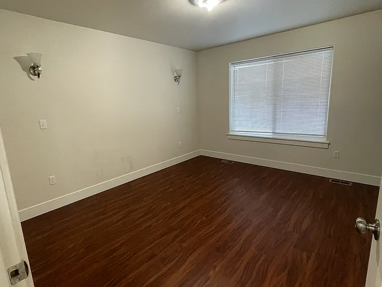 940 W Wilder Ave — Photo 6