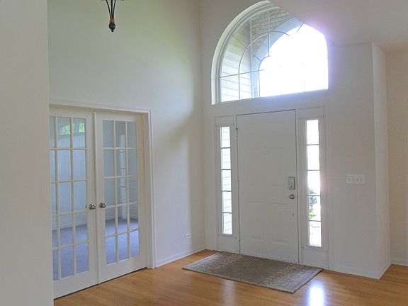 4th image of 2969 Burlington Ave