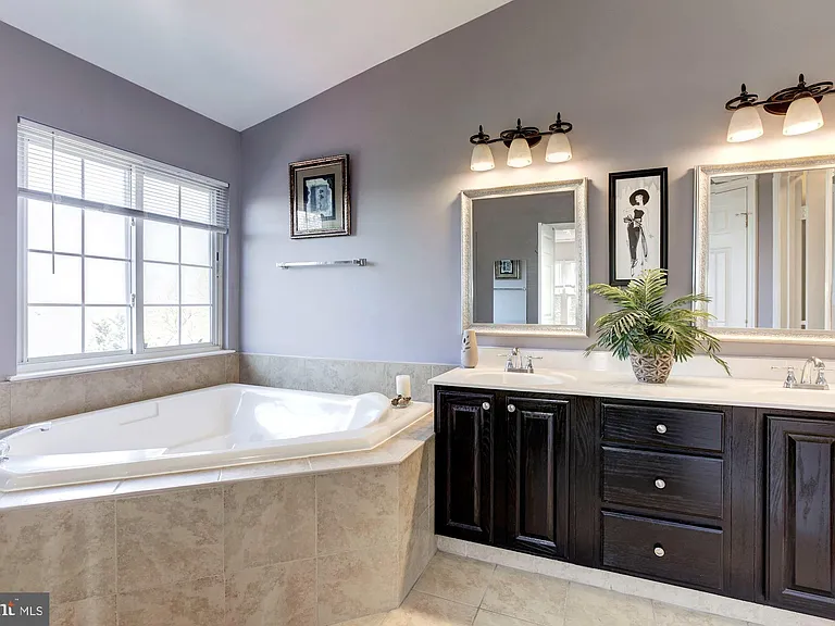 13724 Valley Oak Cir — Photo 26