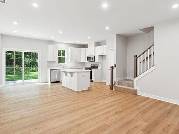 2nd image of 1052 Crescent Cove Ln