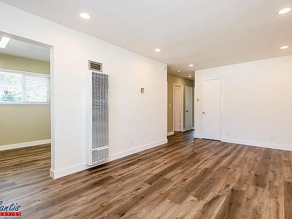 5th image of 990 Helen Ave APT 1
