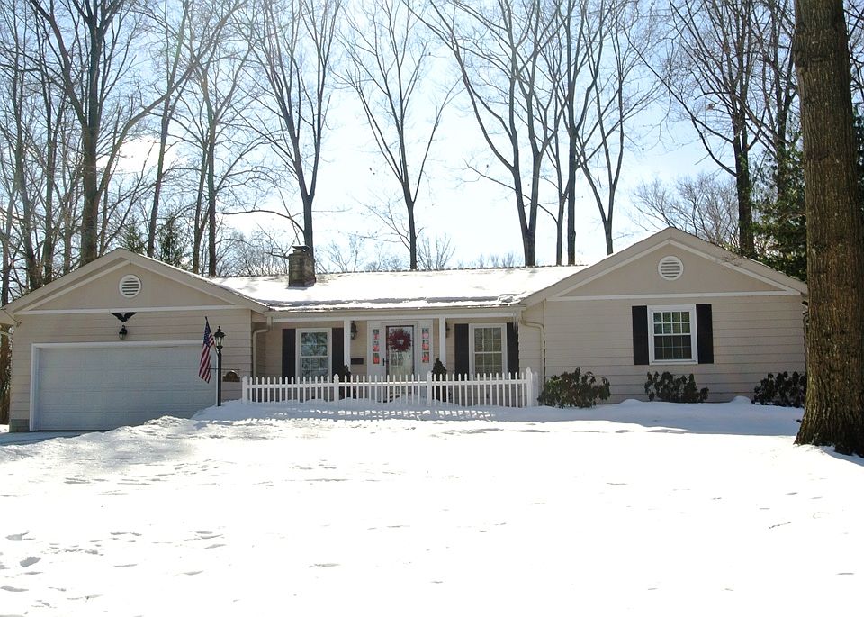 1st image of 285 Sleepy Hollow Dr
