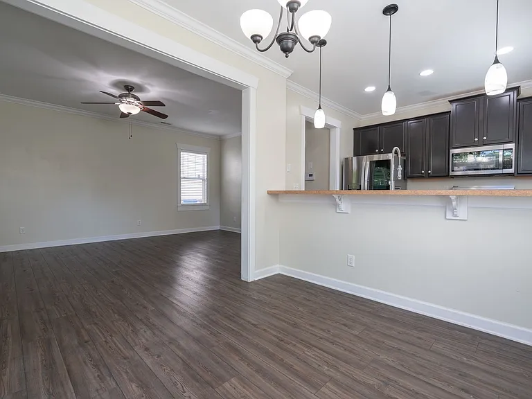 1400 Goodman St — Photo 12