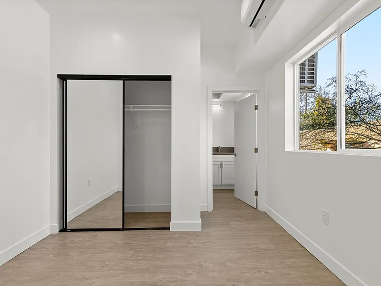 Bradley Luxury Living — Photo 6