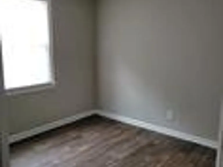 334 S Bull St — Photo 9