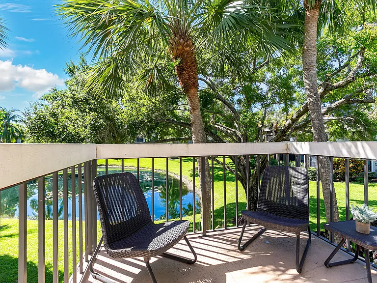 11863 Wimbledon Cir #527 — Photo 13