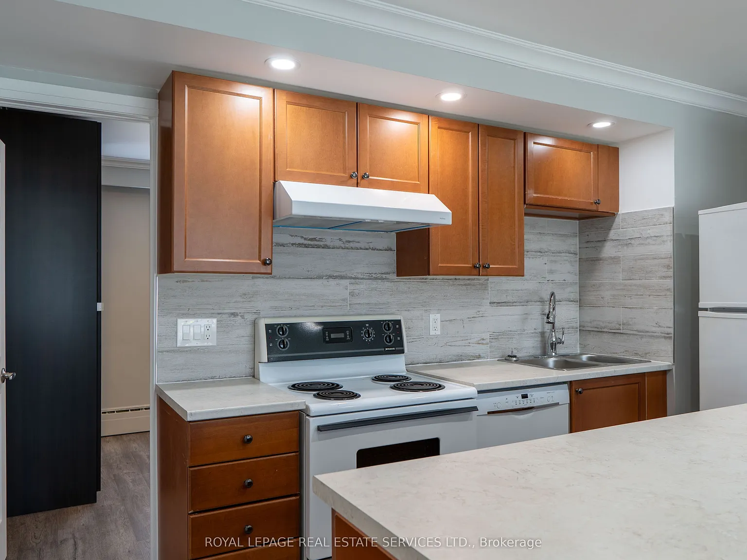 2 bed, $2,600 — Photo 3