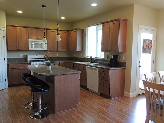 3rd image of 22414 SE 282nd Ct