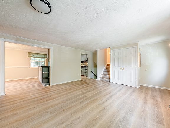 4th image of 9802 Brightlea Dr