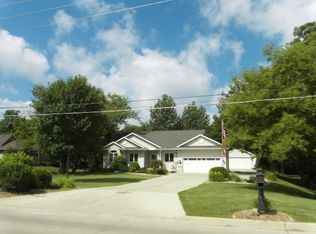 3627 S Main St, Cedar Falls, IA 50613