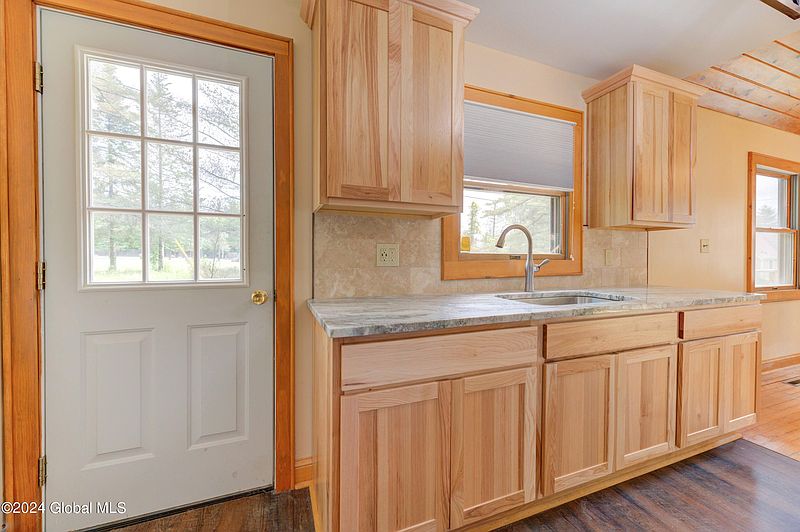 4th image of 118 Lakeview Lane