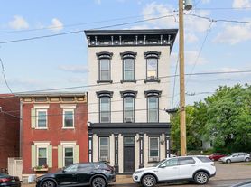 2419 Vine St