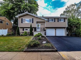 75 Woodview Dr, Old Bridge, NJ 08857