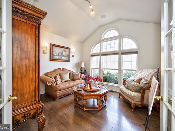 5th image of 188 Campus Lakes Ct