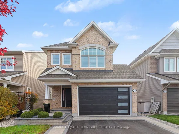 557 Silverbell Cres, Ottawa, ON K1T 0N9