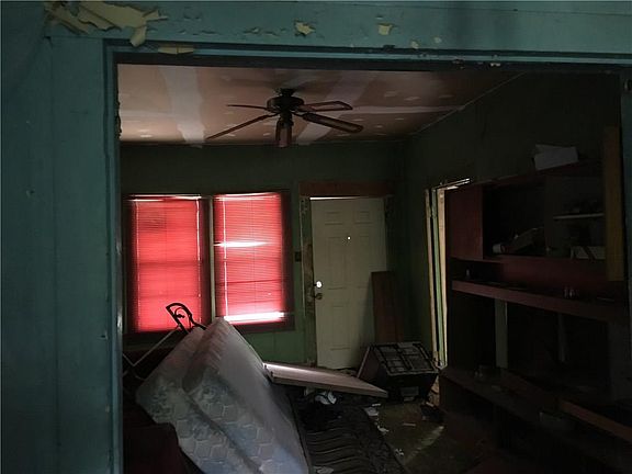4th image of 1341 E Jefferson Ave