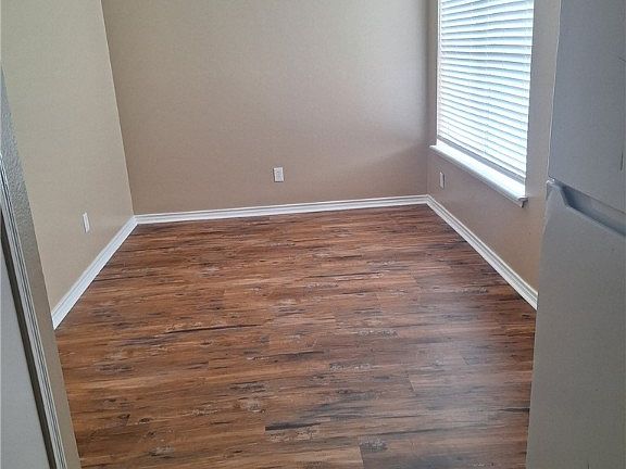 5th image of 4401 River Valley Dr APT 1205
