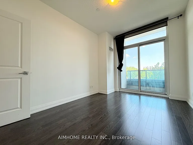 7165 Yonge St #319 — Photo 9