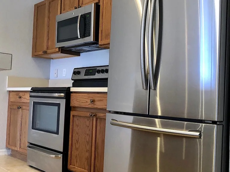 4801 SE Graham Dr — Photo 3
