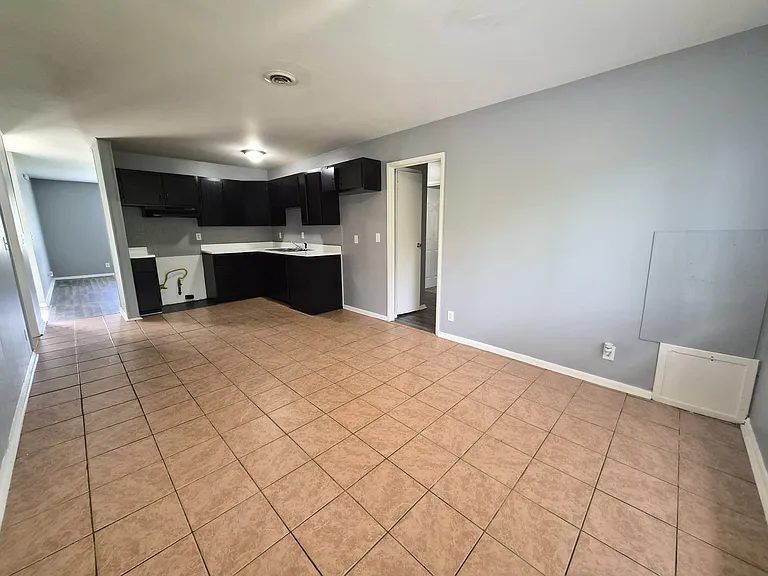 3921 Malibu Dr — Photo 10