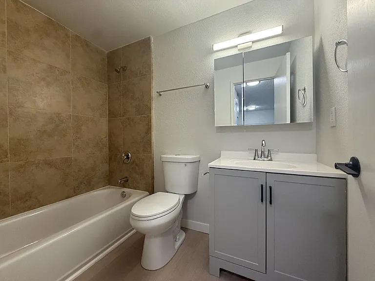 1005 W 7th Ave #2 — Photo 8