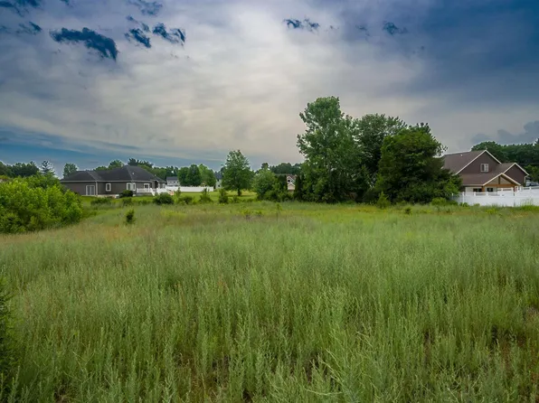 21878 Addison Dr, Bristol, IN 46507