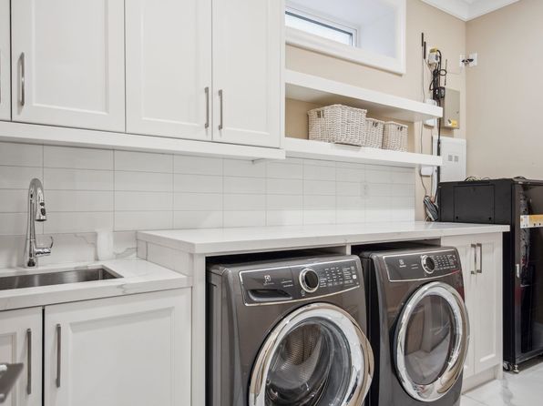 5 bedroom rental in Vancouver — photo 23