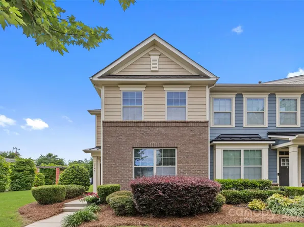 3164 Bending Birch Pl, Charlotte, NC 28206